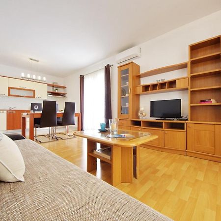 Apartmani Emili Sukošan Exterior foto