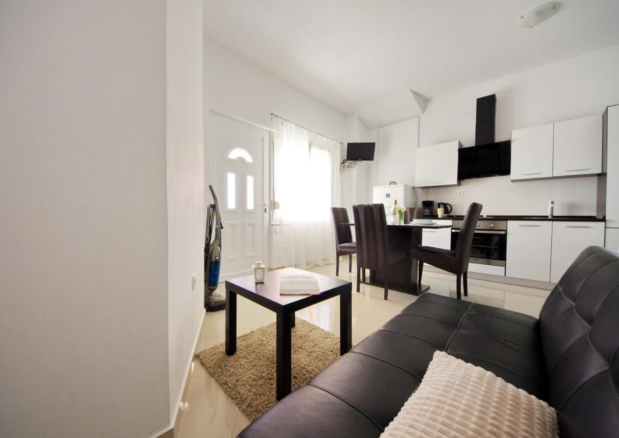 Apartmani Emili Sukošan Exterior foto